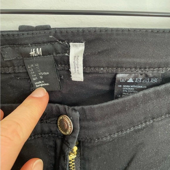 H&M skinny Black Pants size 12 - Picture 4 of 4
